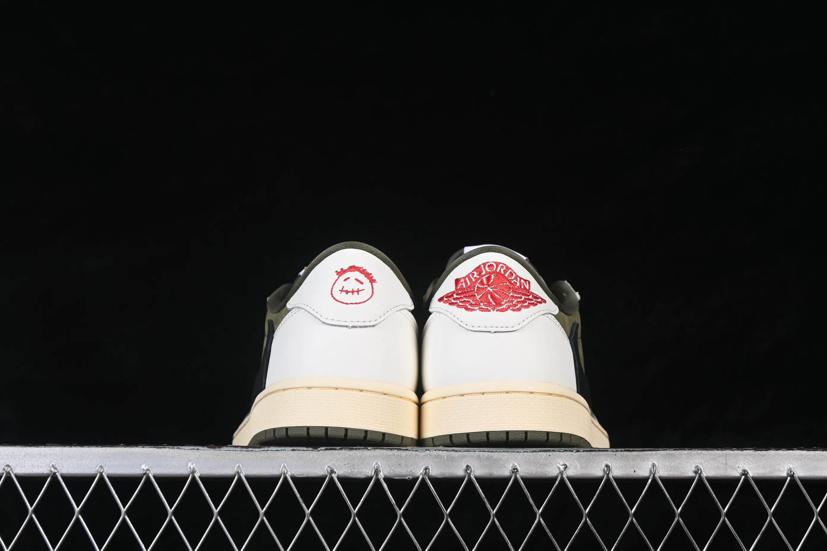All categories Air Jordan Jordan series basketball shoes Air Jordan 1 Low LJR version Travis Scott x Air Jordan 1 Low OG AJ1 Joe 1 undercut low DM7866-200